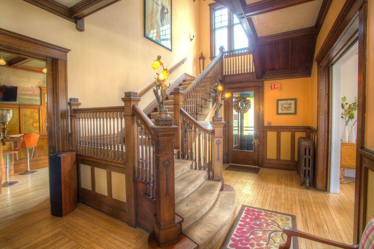 Lauerman House Inn Bed & Breakfast Marinette Екстер'єр фото